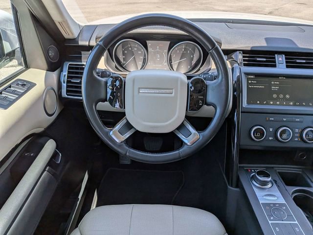 Used 2020 Land Rover Discovery SE AWD/4WD image 17