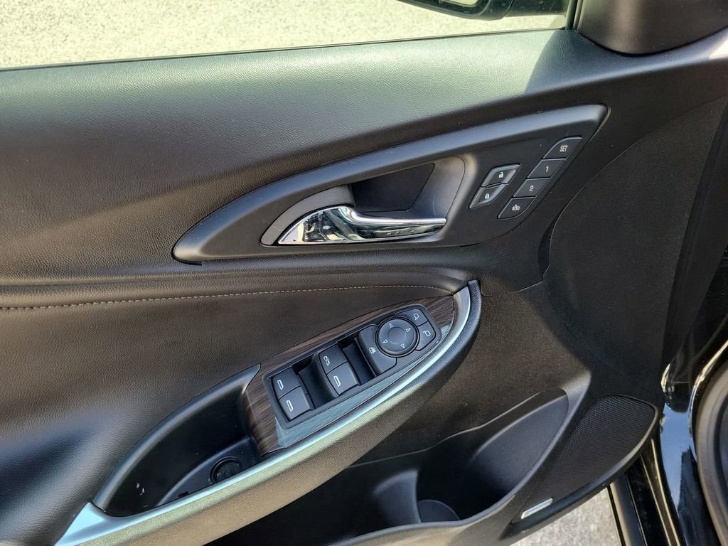 Used 2024 Chevrolet Malibu LT image 15