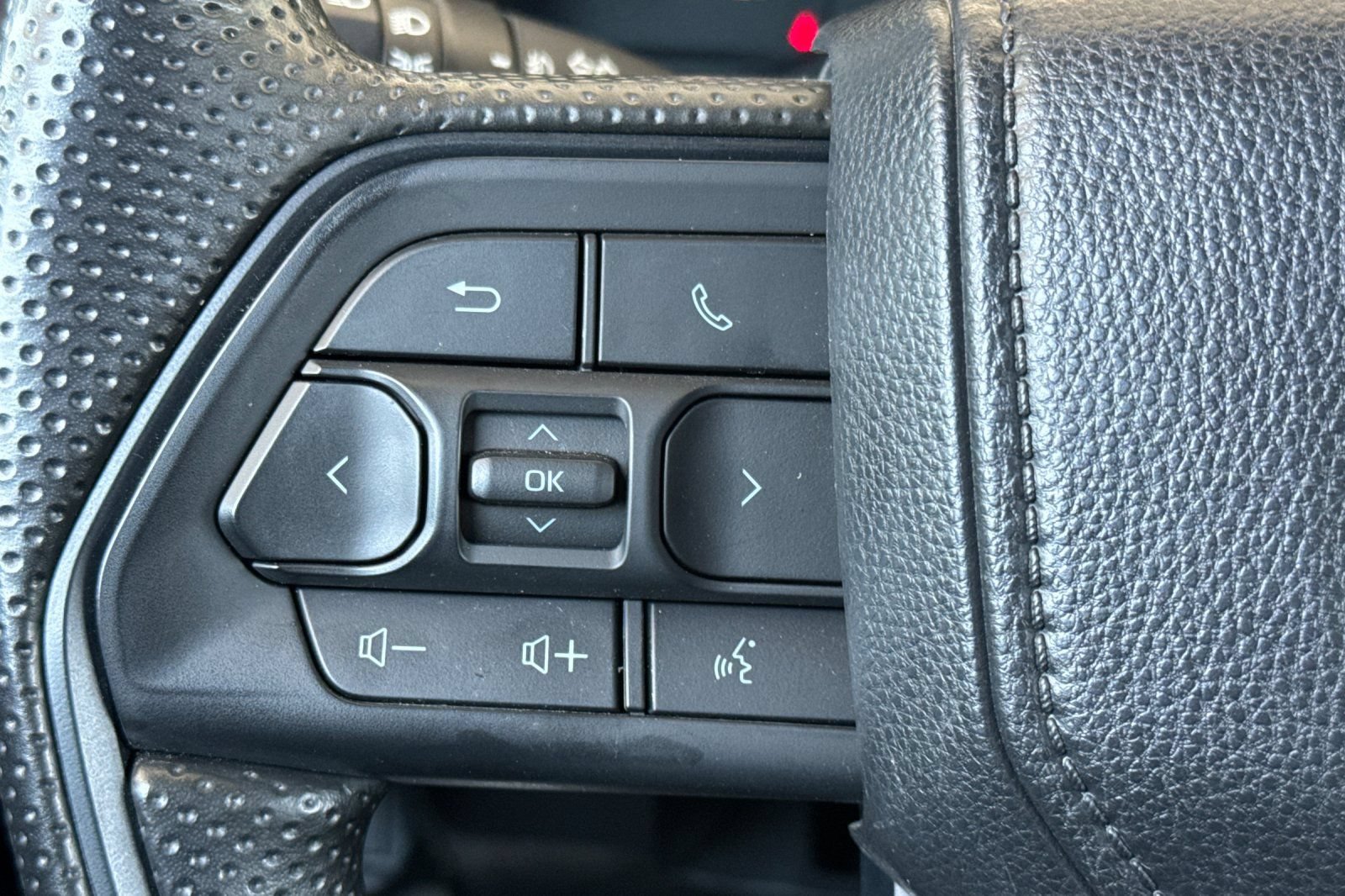 Certified 2024 Toyota Tacoma SR5 AWD/4WD image 29
