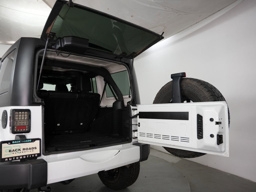 Used 2016 Jeep Wrangler Unlimited Sahara AWD/4WD image 55