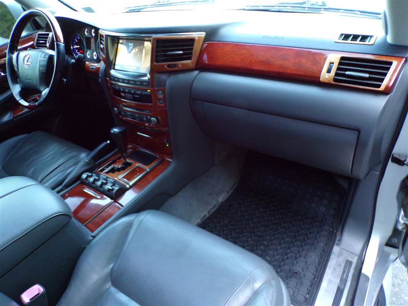 Used 2009 Lexus LX 570 4WD image 19