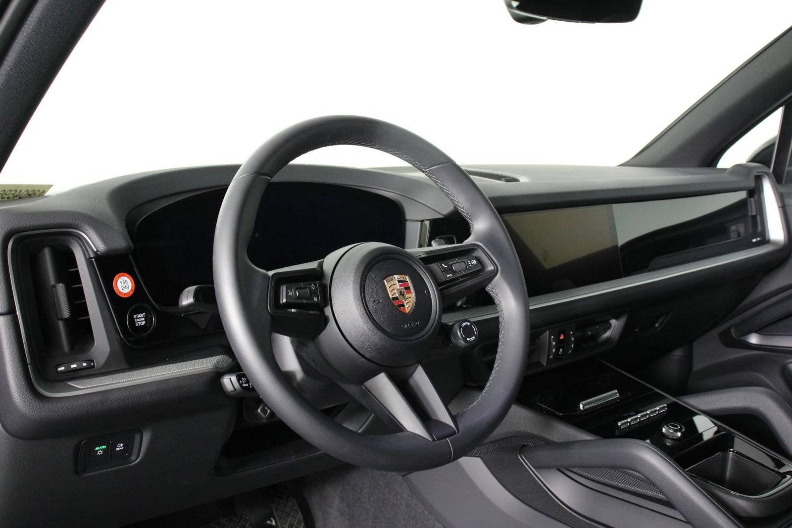 Certified 2025 Porsche Cayenne image 4
