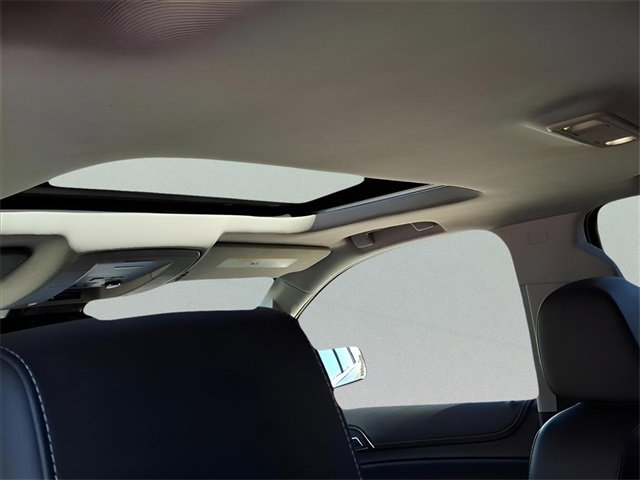 Used 2020 GMC Yukon SLT w/ Premium Edition image 9