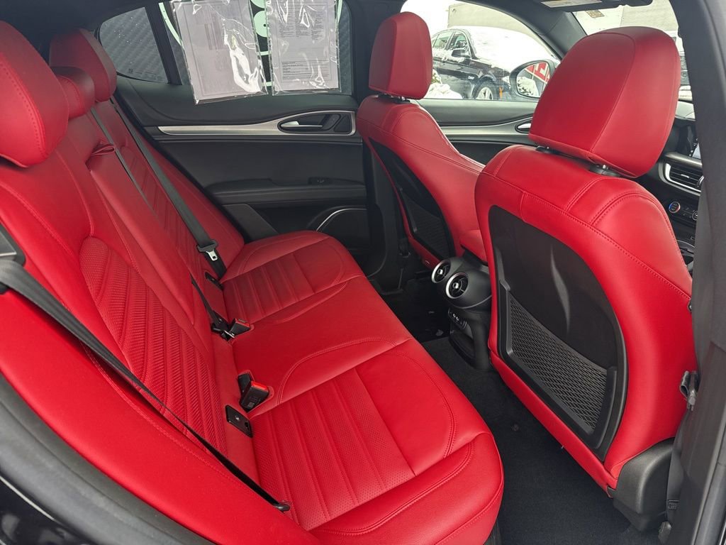 Used 2023 Alfa Romeo Stelvio Veloce image 50