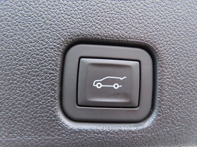 Used 2025 Chevrolet Traverse LT w/ Sun and Wheel Package AWD/4WD image 36