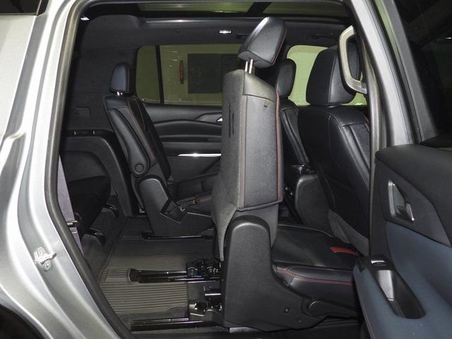 Used 2024 Chevrolet Traverse RS w/ LPO, Floor Liner Package image 53