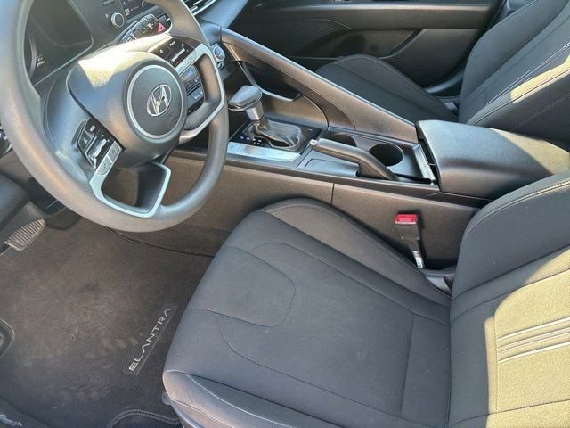 Used 2023 Hyundai Elantra SEL FWD image 9