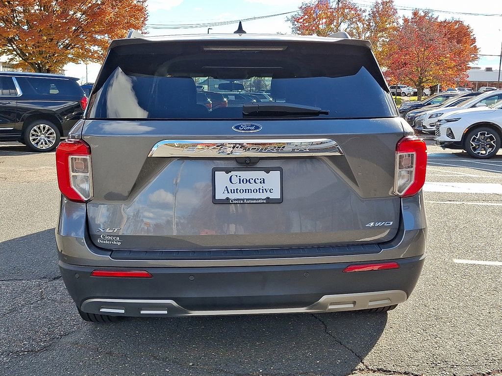 Used 2022 Ford Explorer XLT w/ Equipment Group 202A image 8