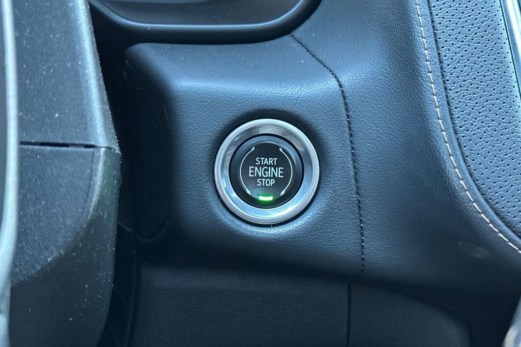 Used 2022 GMC Yukon AT4 image 24