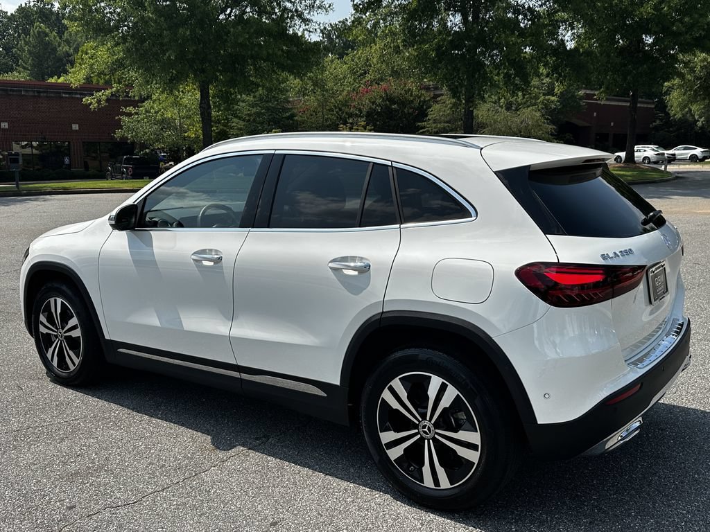 Certified 2026 Mercedes-Benz GLA 250 4MATIC w/ Exclusive Package image 6
