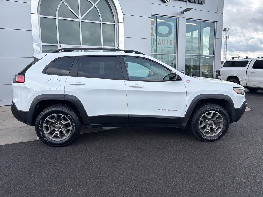 Used 2022 Jeep Cherokee Trailhawk w/ Comfort/Convenience Group AWD/4WD image 12