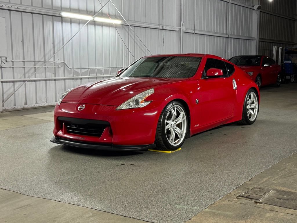 Used 2011 Nissan 370Z Touring w/ Sport Pkg RWD image 1