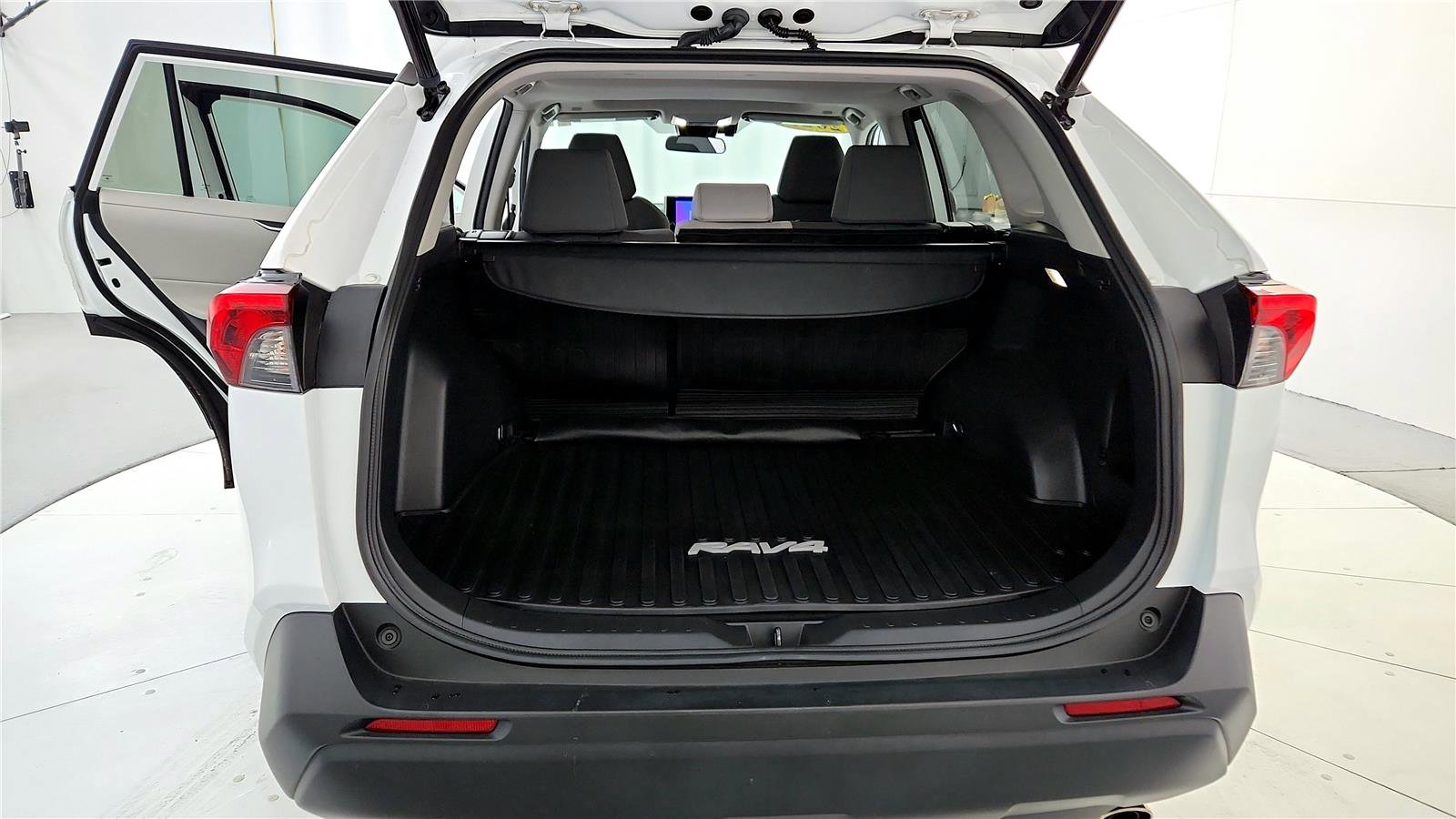 Certified 2023 Toyota RAV4 XLE image 32