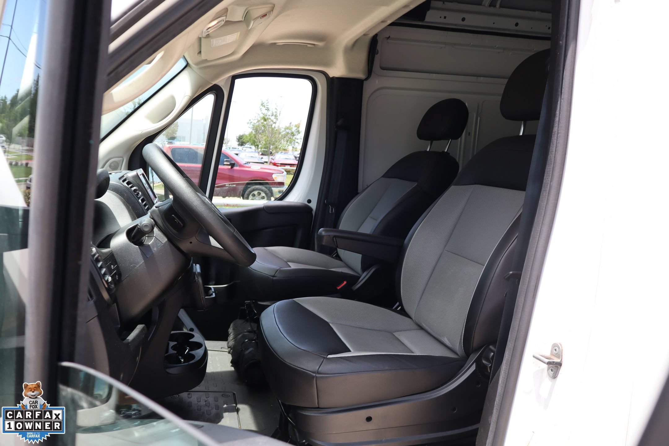 Used 2025 RAM ProMaster 2500 w/ Convenience Group FWD image 11