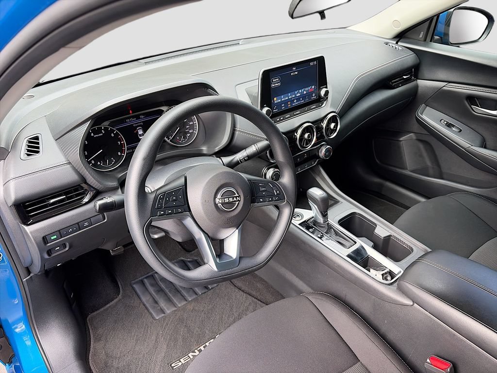 Used 2025 Nissan Sentra SV FWD image 9