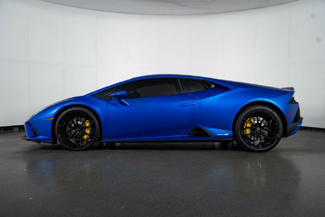 Used 2022 Lamborghini Huracan EVO RWD image 5