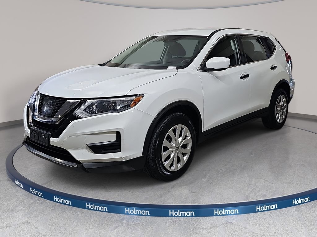 Used 2017 Nissan Rogue S image 1