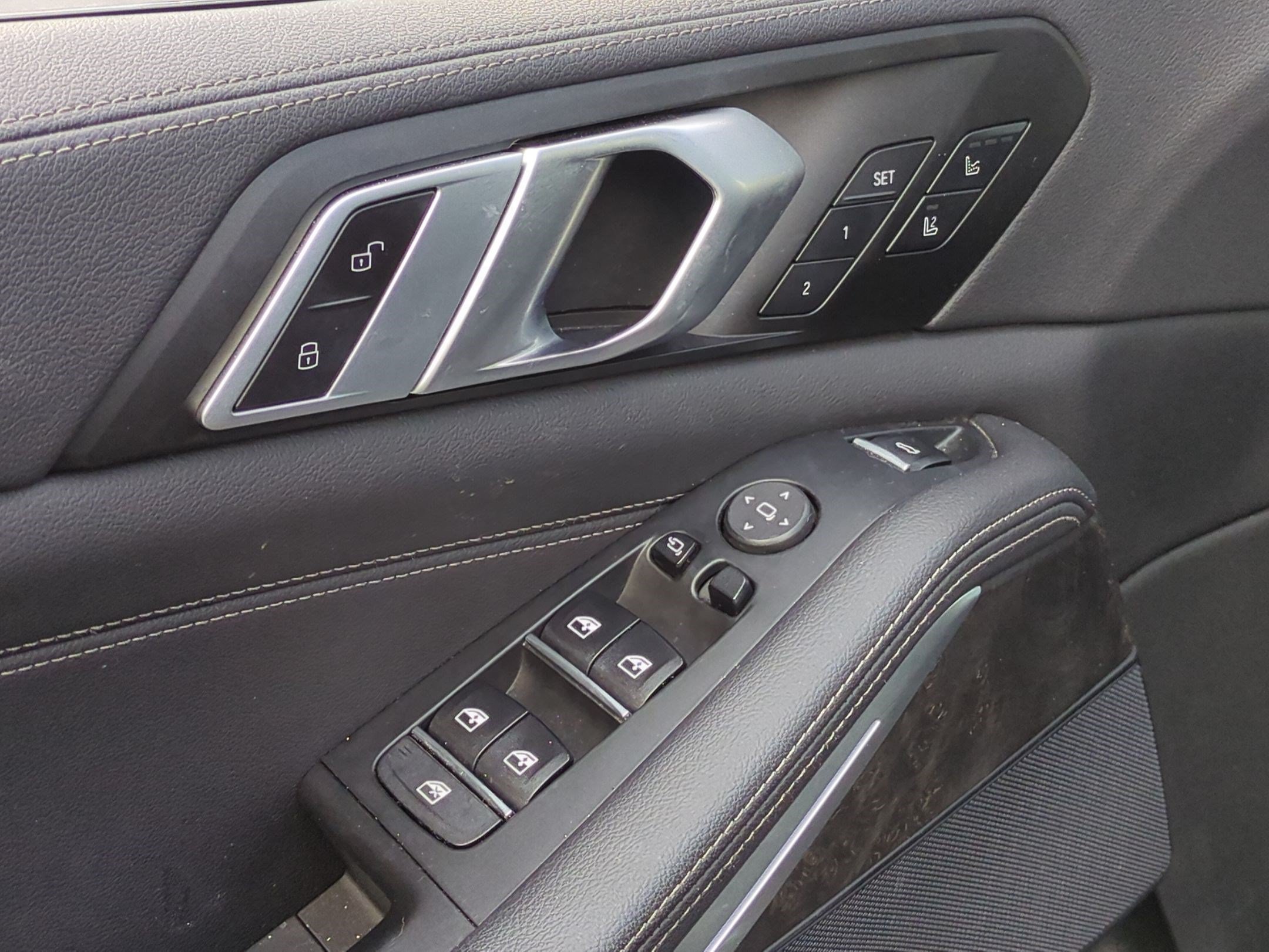 Used 2022 BMW X5 xDrive40i w/ M Sport Package AWD/4WD image 15