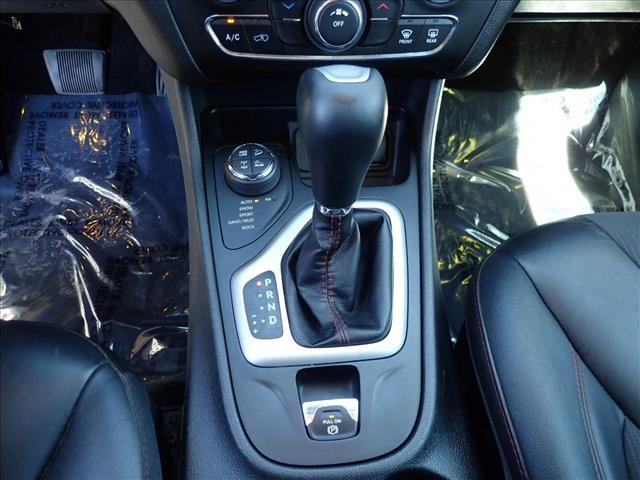 Used 2017 Jeep Cherokee Trailhawk image 18