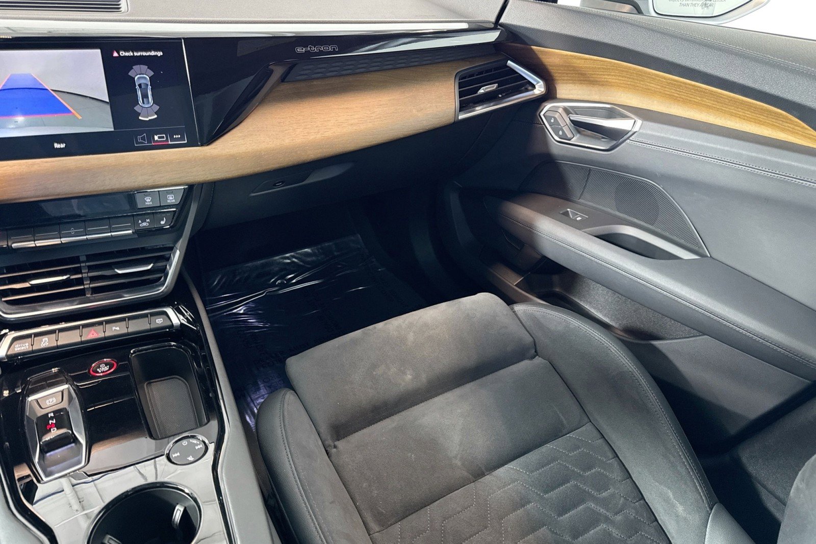 Used 2022 Audi e-tron GT Premium Plus AWD/4WD image 21