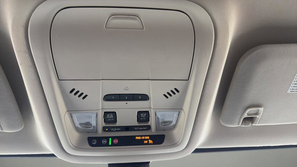 Used 2023 GMC Acadia Denali w/ Black Diamond Edition image 33