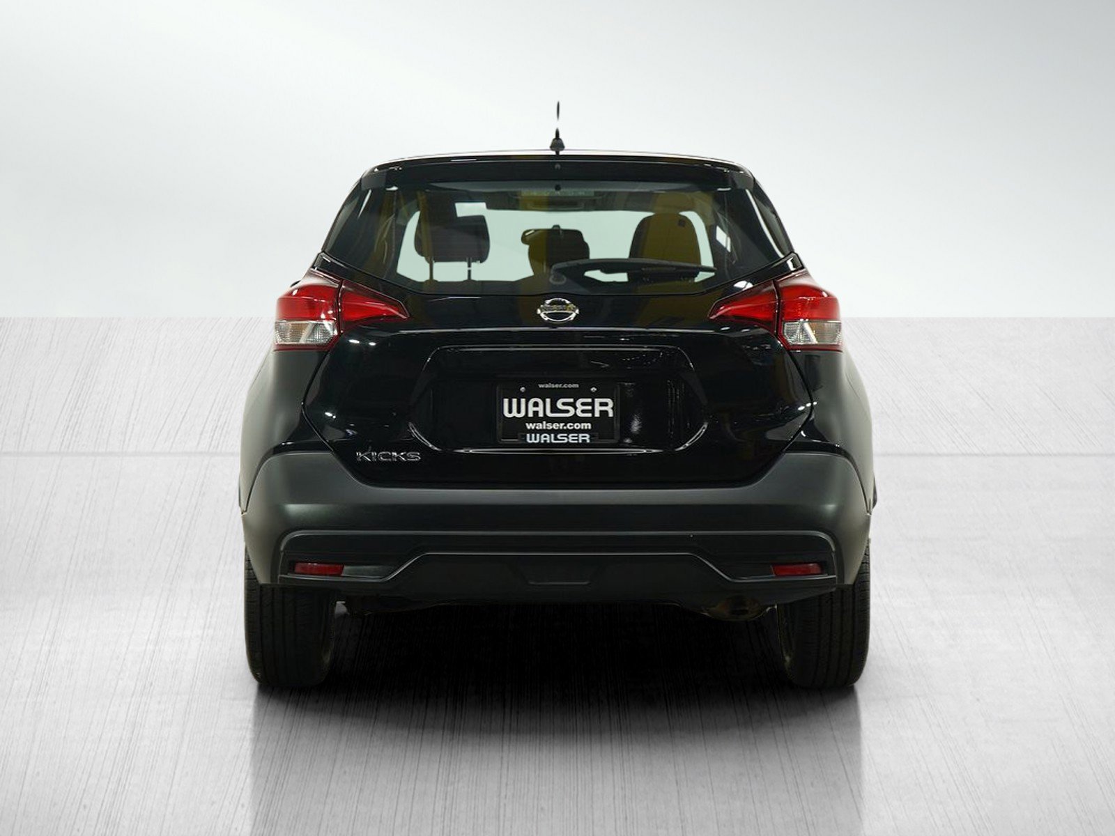 Used 2019 Nissan Kicks S image 4