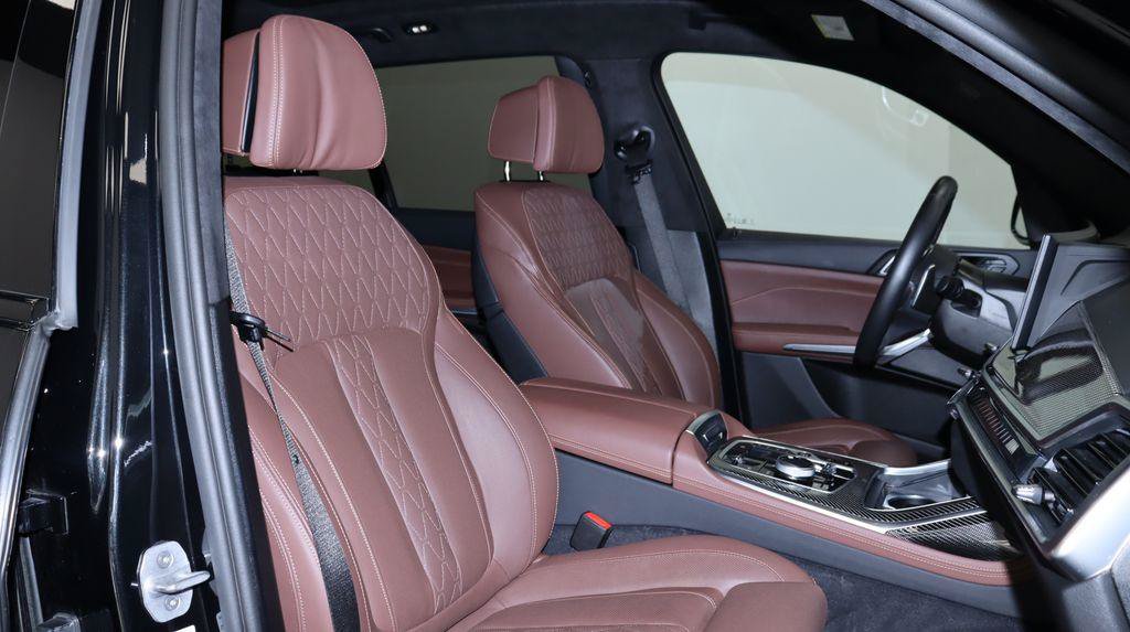 Used 2026 BMW X7 M60i AWD/4WD image 23
