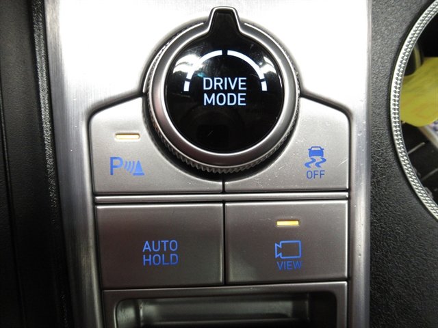 Used 2020 Genesis G70 3.3T w/ Sport Package AWD/4WD image 35