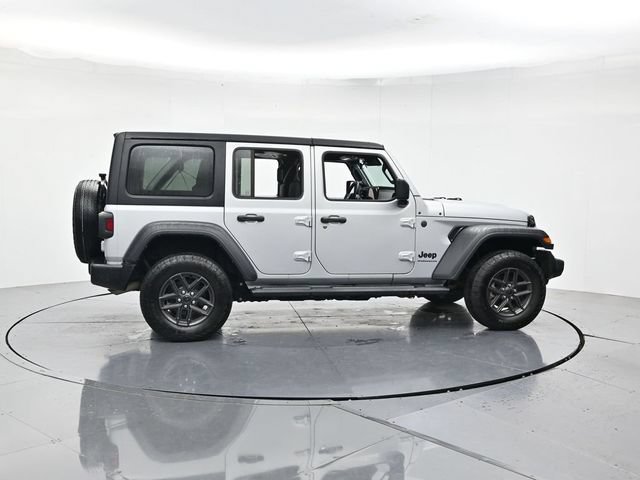 Used 2024 Jeep Wrangler Unlimited Sport AWD/4WD image 2