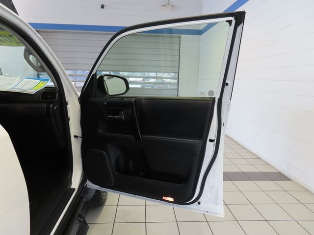 Used 2019 Toyota 4Runner TRD Off-Road Premium AWD/4WD image 28