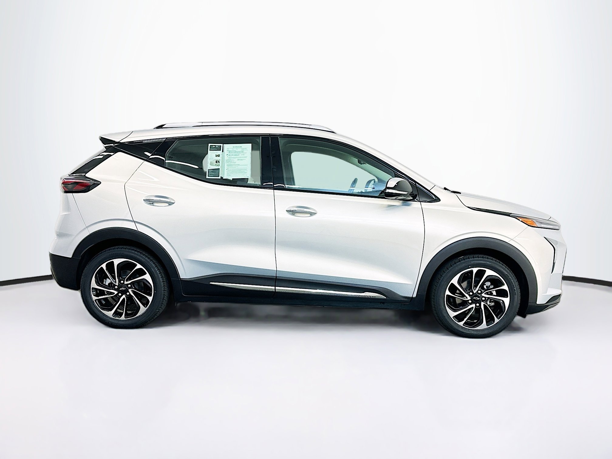 Used 2023 Chevrolet Bolt EUV Premier image 10