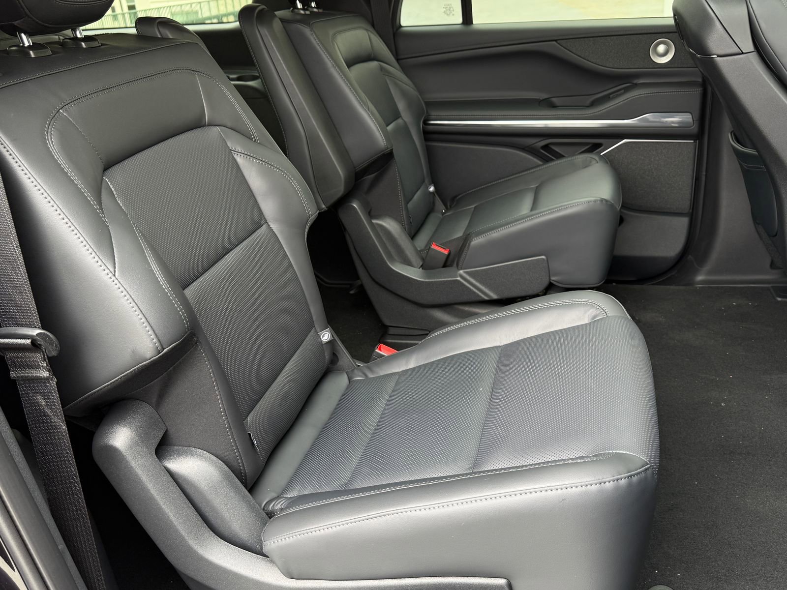 New 2026 Lincoln Navigator L Reserve AWD/4WD image 13