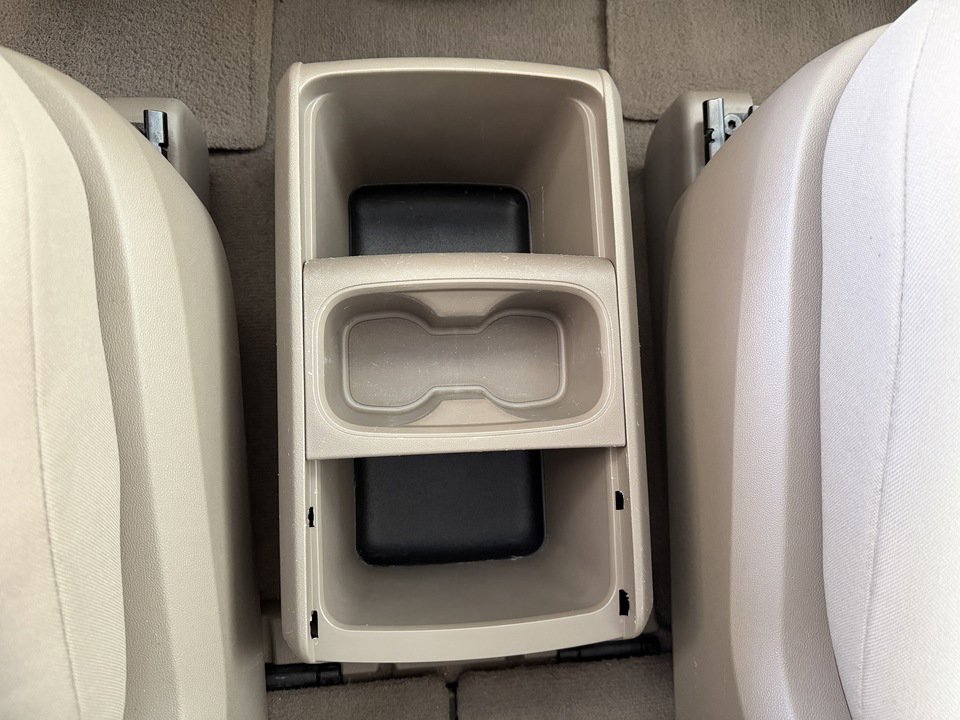 Used 2008 Chrysler Town & Country Touring FWD image 17
