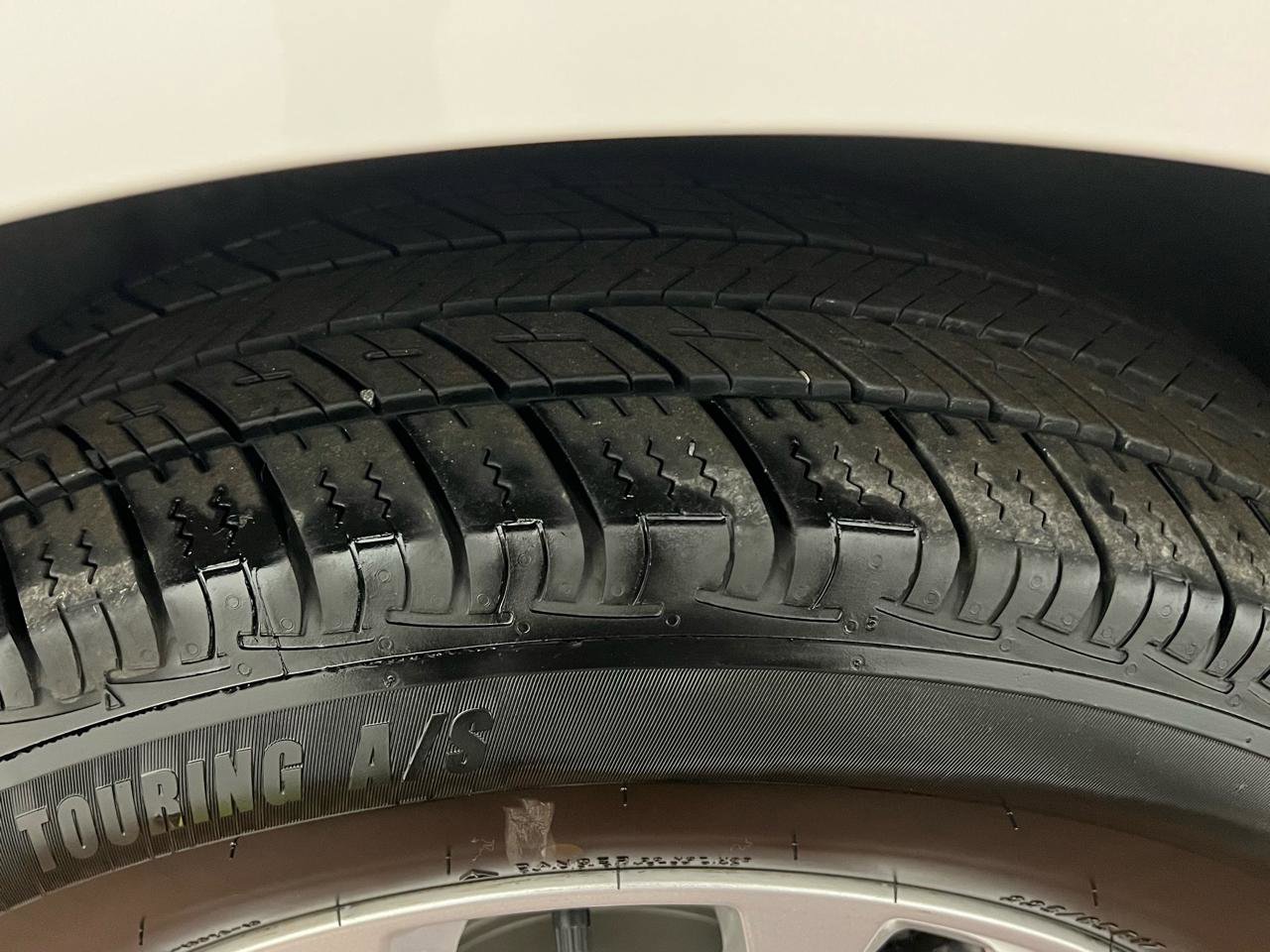 Used 2018 Chevrolet Equinox LT image 40