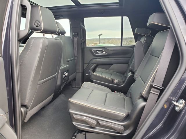 Used 2023 GMC Yukon SLT w/ SLT Luxury Package image 13