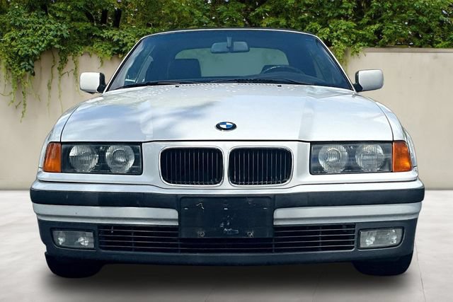 Used 1995 BMW 325i Convertible RWD image 2