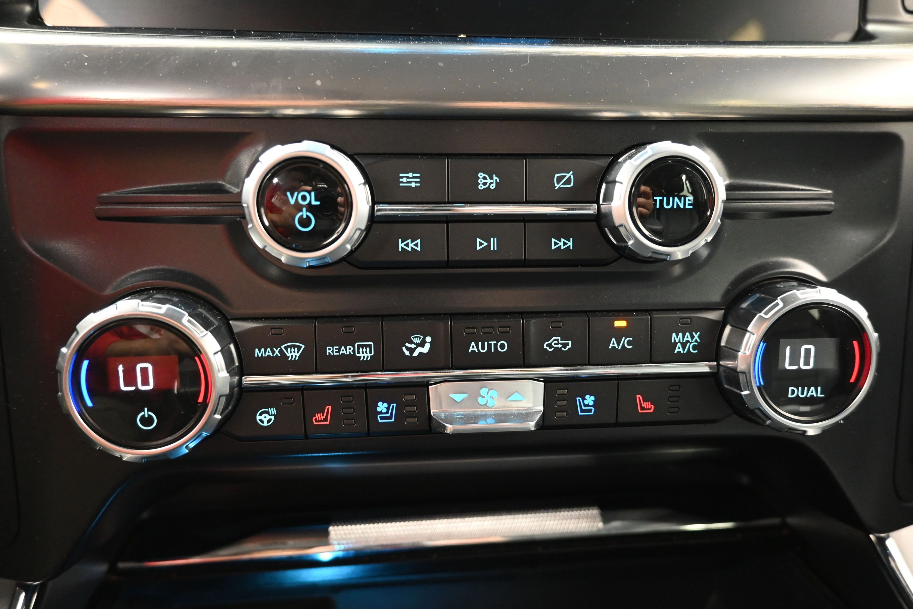 Used 2021 Ford F150 Lariat w/ Equipment Group 502A High AWD/4WD image 17