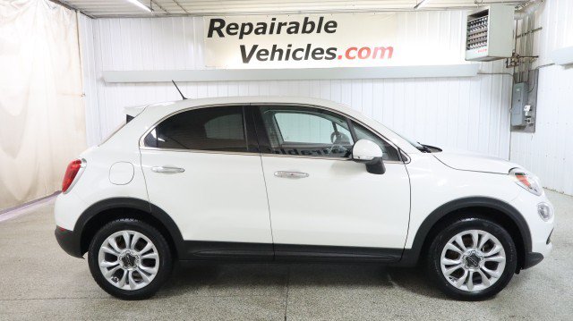 Used 2017 FIAT 500X Lounge w/ Advanced Safety Package FWD image 4