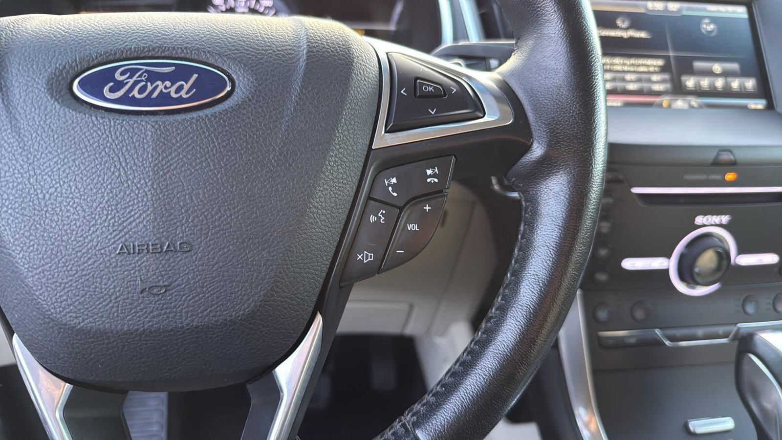 Used 2015 Ford Edge Titanium w/ Equipment Group 301A FWD image 8