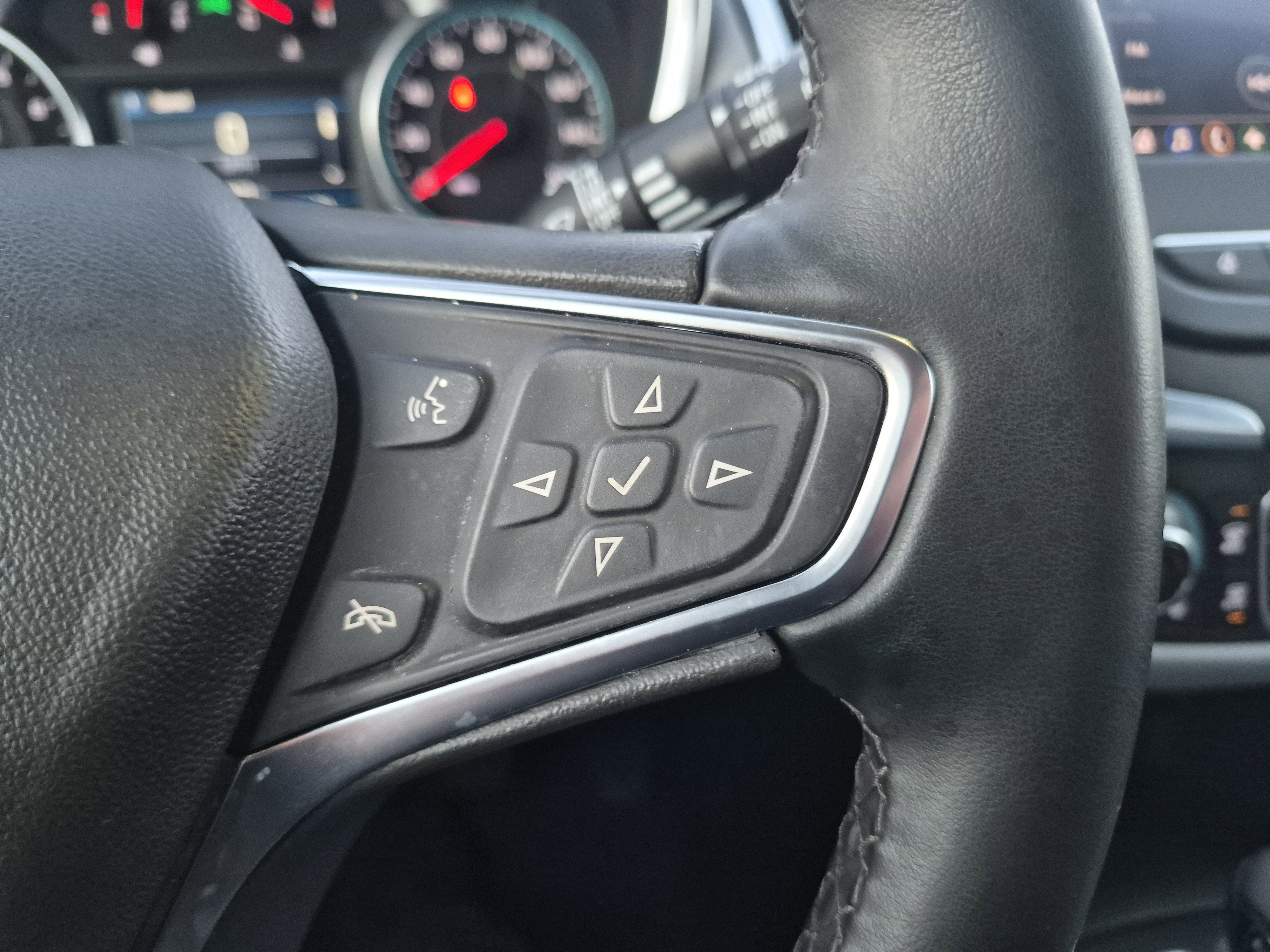 Used 2024 Chevrolet Equinox LT w/ LPO, Floor Liner Package image 19