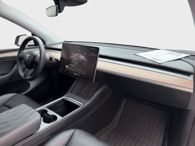 Used 2024 Tesla Model Y Long Range AWD/4WD image 17