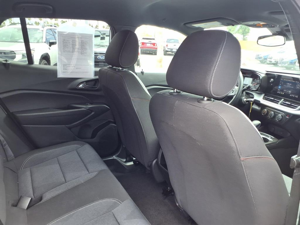 Used 2024 Chevrolet Trax RS FWD image 20