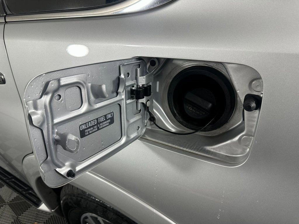 Used 2024 Nissan Armada SL image 5