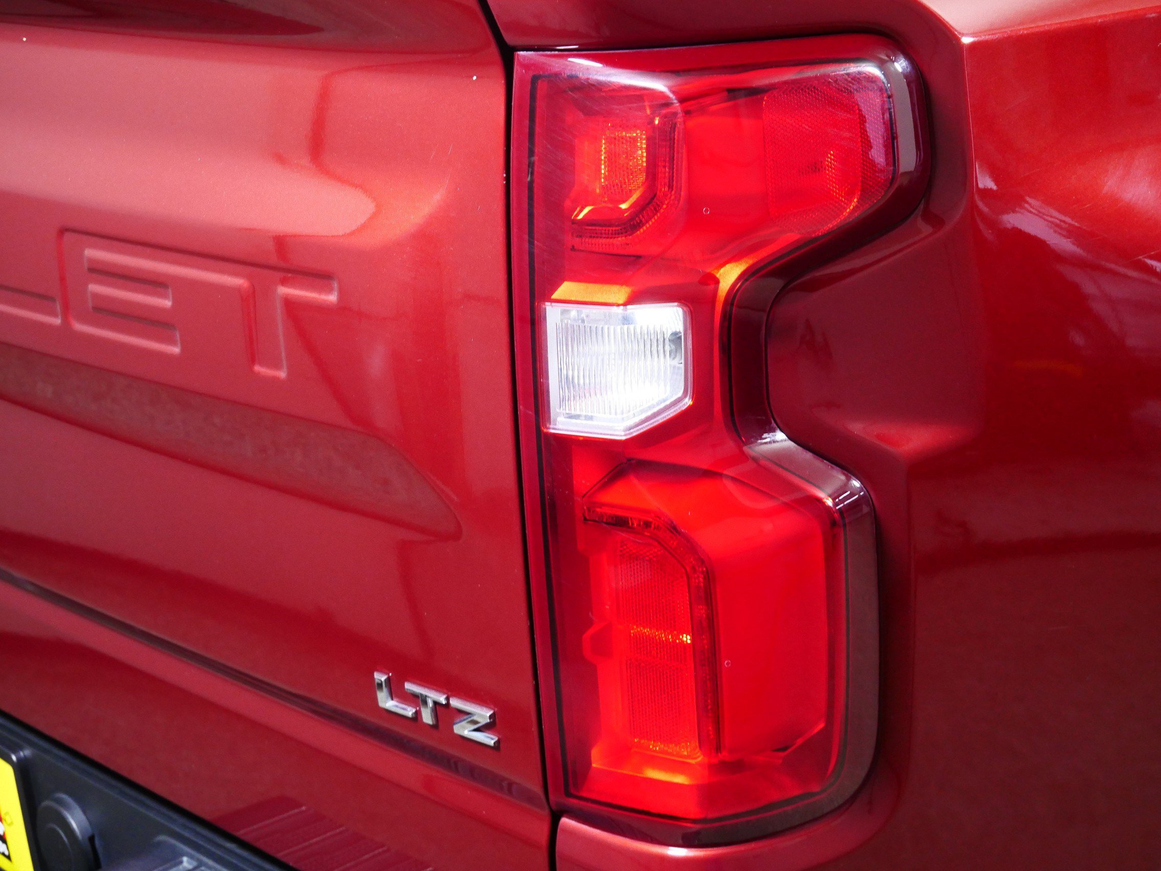 Certified 2019 Chevrolet Silverado 1500 LTZ w/ LTZ Premium Package AWD/4WD image 17