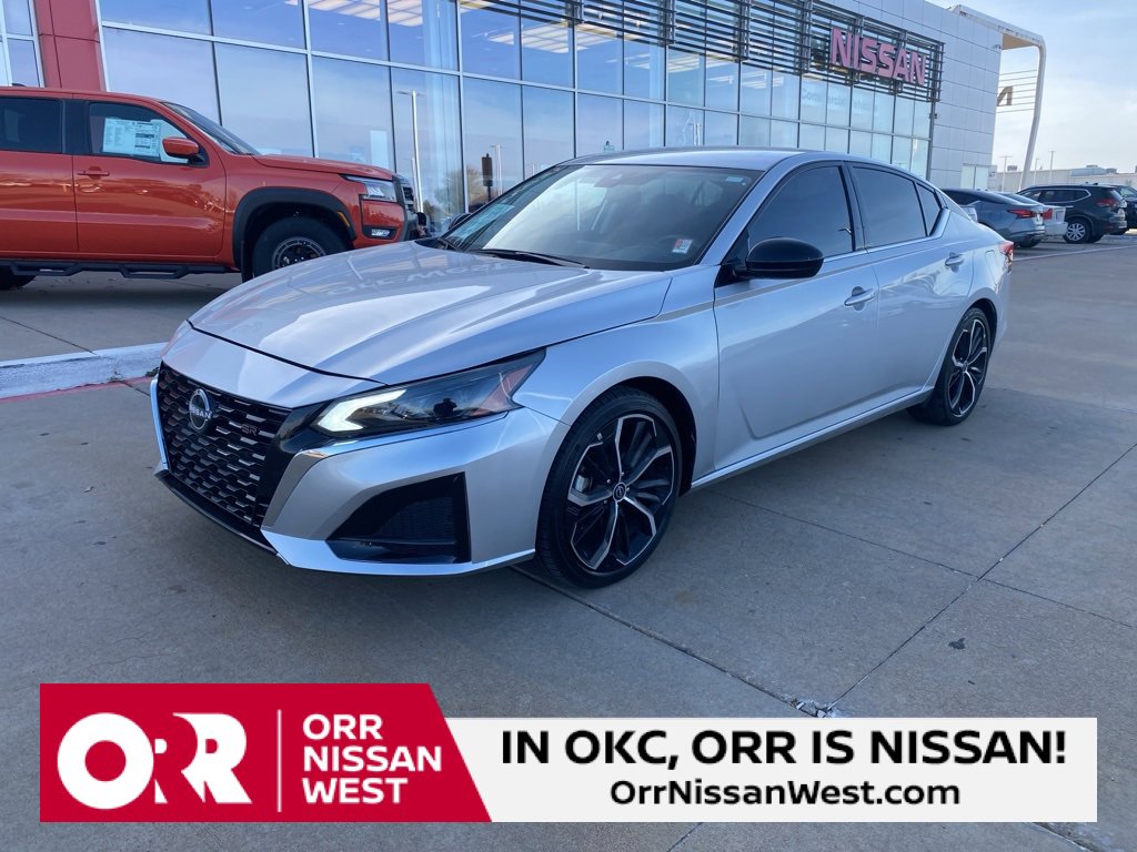 Used 2023 Nissan Altima 2.5 SR image 1