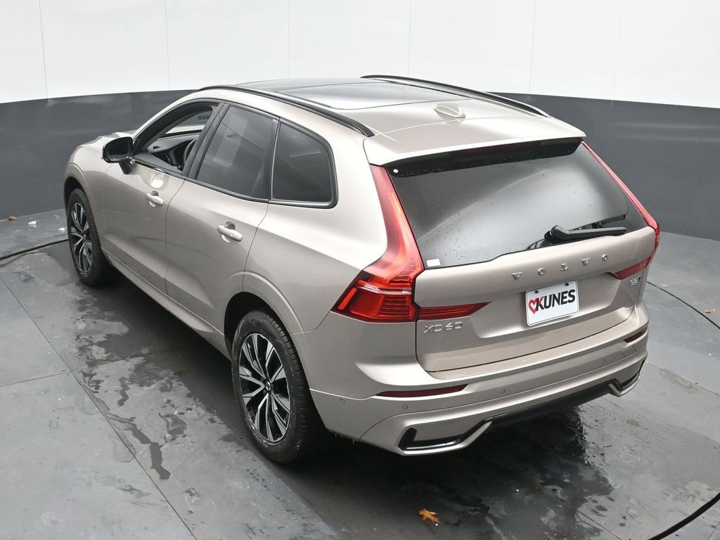 Used 2025 Volvo XC60 B5 Plus AWD/4WD image 35