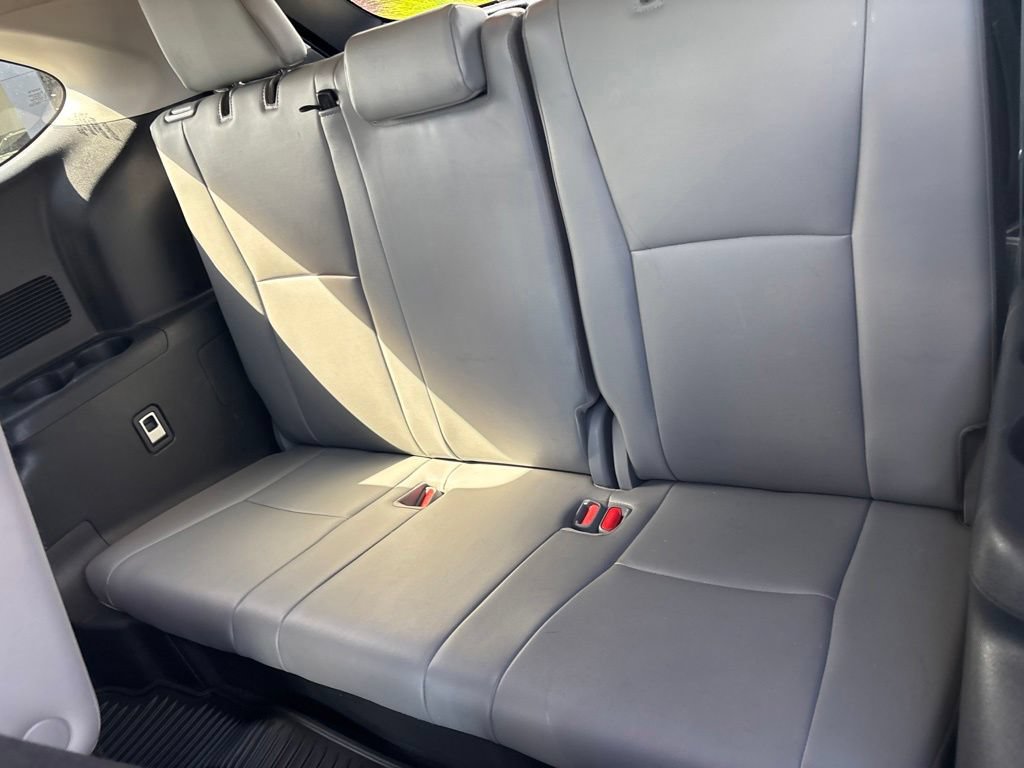 Used 2022 Toyota Highlander XLE AWD/4WD image 28