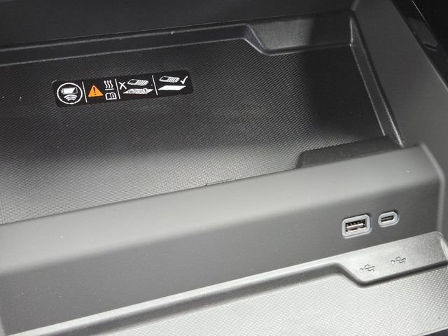 New 2025 Chevrolet Suburban Premier image 16