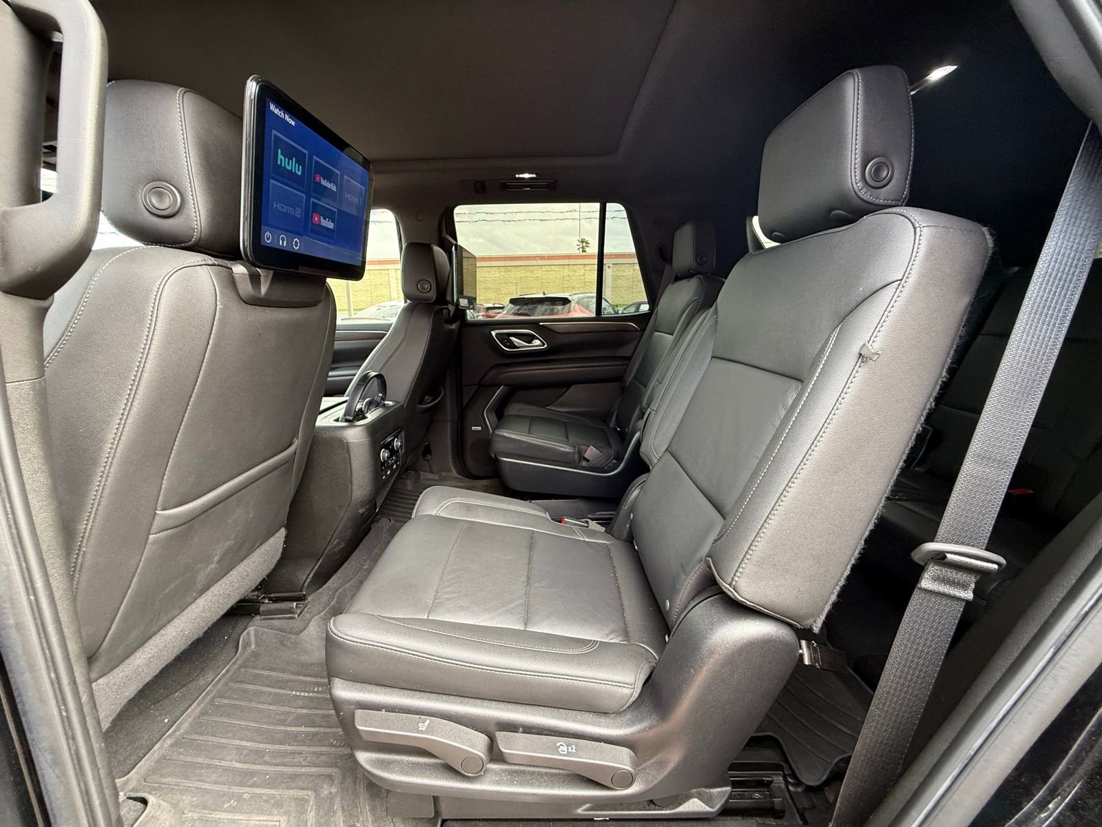 Used 2022 Chevrolet Tahoe Z71 w/ Z71 Off-Road Package AWD/4WD image 13