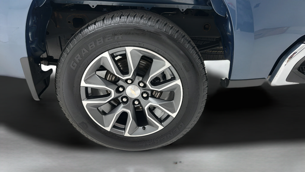 Used 2024 Chevrolet Silverado 1500 LT AWD/4WD image 9